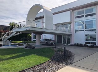 21630 E River Rd, Grosse Ile, MI 48138