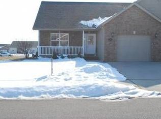 30 Auburn Ct UNIT A, Highland, IL 62249