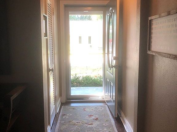 4th image of 1584 Clifton Ave