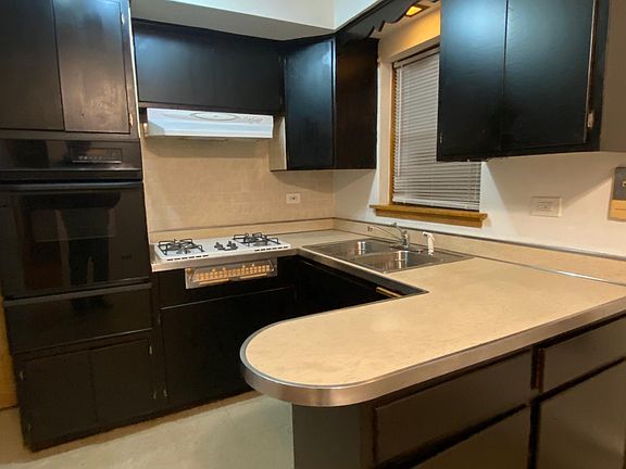 5th image of 2403 N 75th Ct #2E