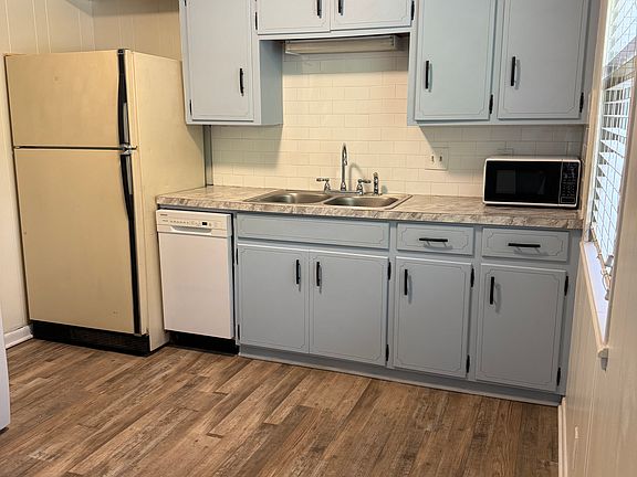 4th image of 2117 E Helen St