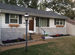 205 Maple Dr, Florissant, MO 63031