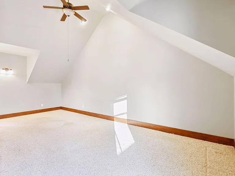 1377 Jefferson Ave — Photo 23