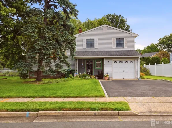 8 Growney St, Edison, NJ 08817