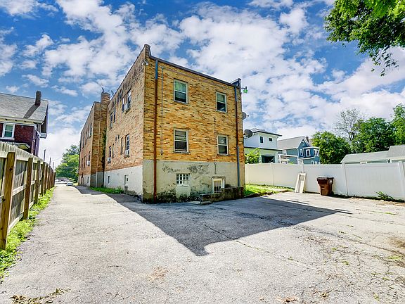 2nd image of 3653 Shaw Ave APT 5