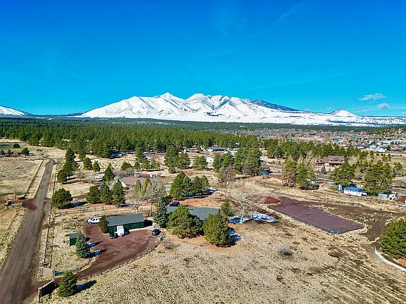 beautiful mountains with hiking trails and biking trails near by