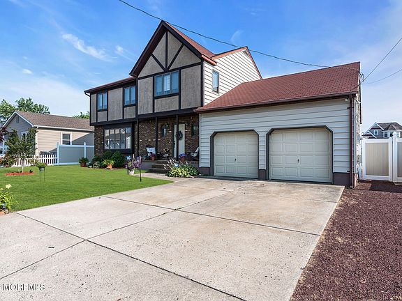 4th image of 3239 Meadow Street