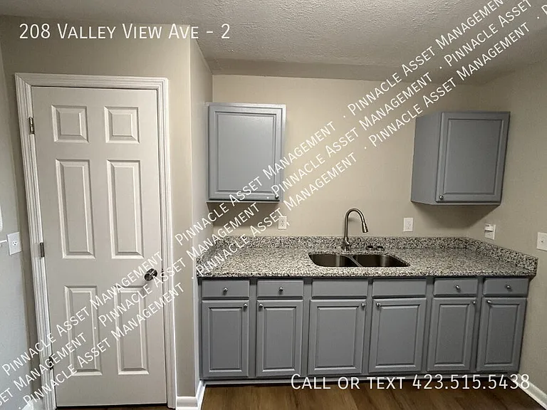 208 Valley View Ave #2 — Photo 6