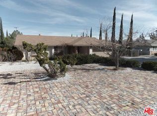 7395 Sherborn Ave, Hesperia, CA 92345
