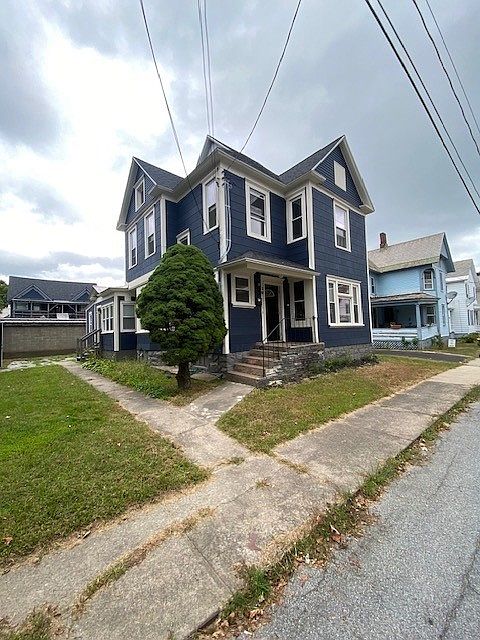 1st image of 10 Birch Ave Unit 1