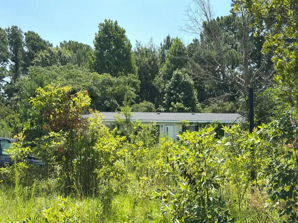 118 Rattan St, Newport, NC 28570