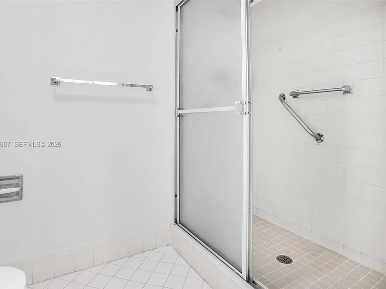 900 SW 142nd Ave #115L — Photo 23