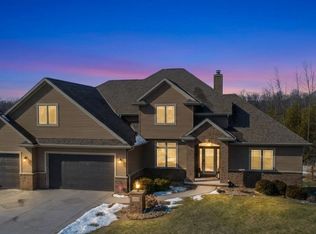2145 Roberta Ct, Green Bay, WI 54313
