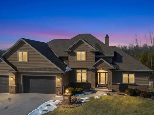 2145 Roberta Ct, Green Bay, WI 54313