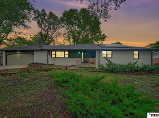 8420 Navajo Trl, Lincoln, NE 68520