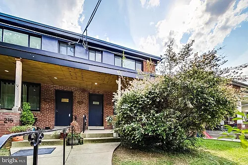 213 Hawaii Ave NE #1 Photo 1