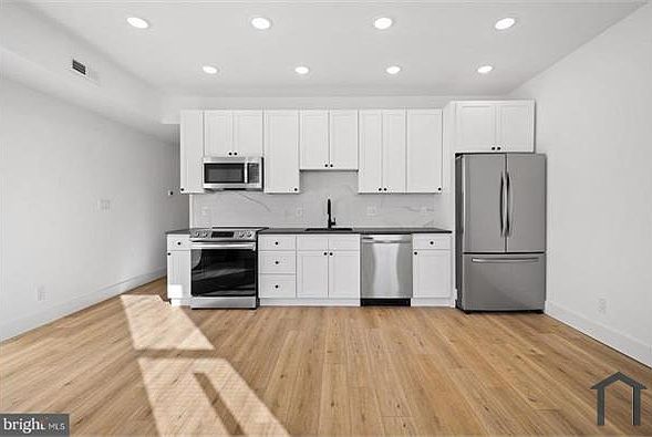 1st image of 4117 Westminster Ave #3