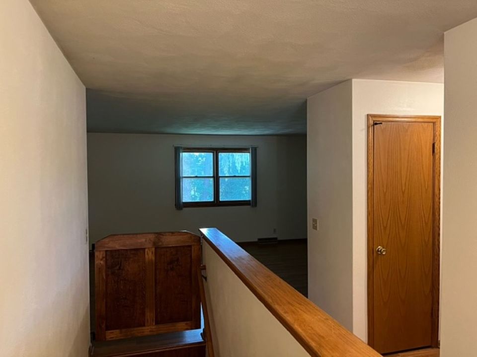 1st image of 1927 Green Valley Dr #1927