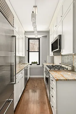 Sold by Compass | media 18