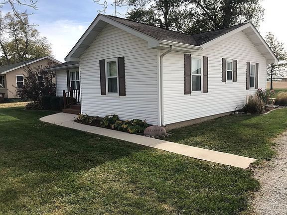 Nice landscaping all around