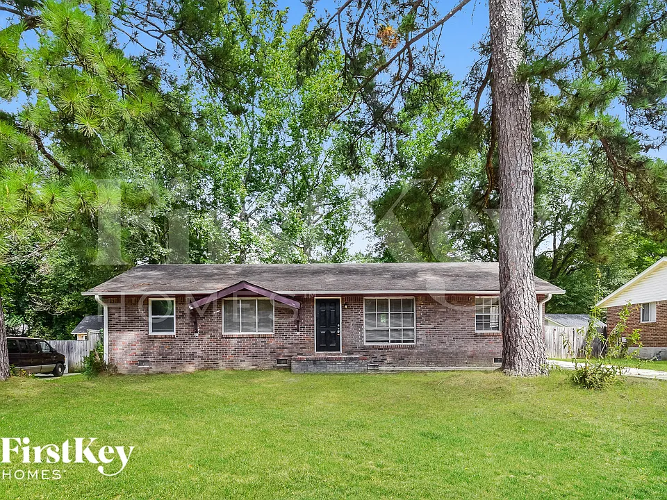 1364 Labelle St