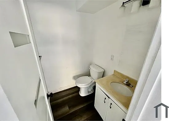 5550 Denny Ave #102 — Photo 6