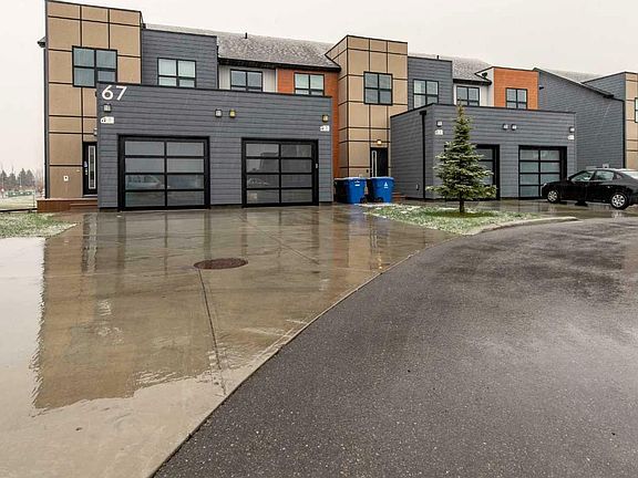 2nd image of 3-67 Aquitania Cir W #3