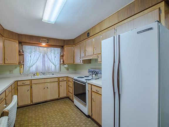 5th image of 102 Eleanor Ave