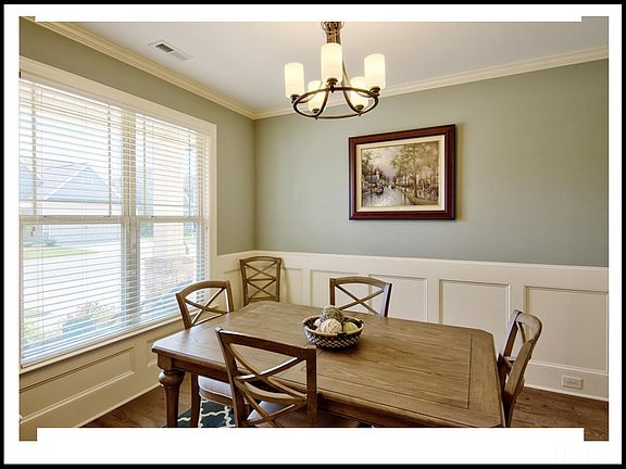 4th image of 16 Laurel Ln