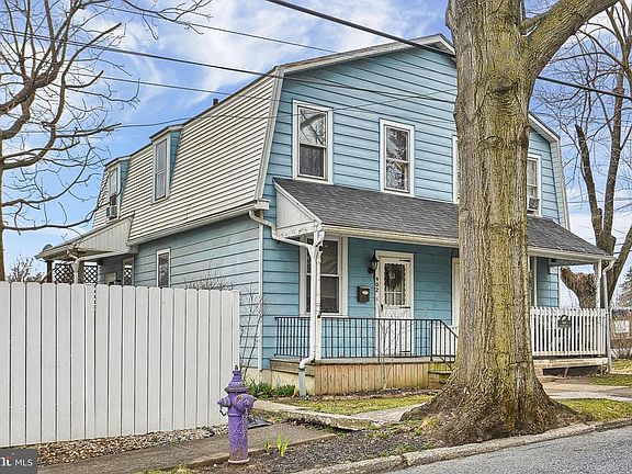 2nd image of 902 N 21st St