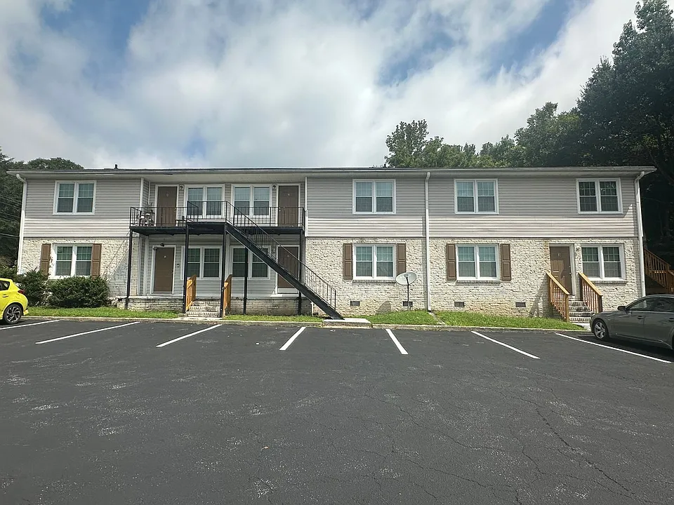2990 Line St