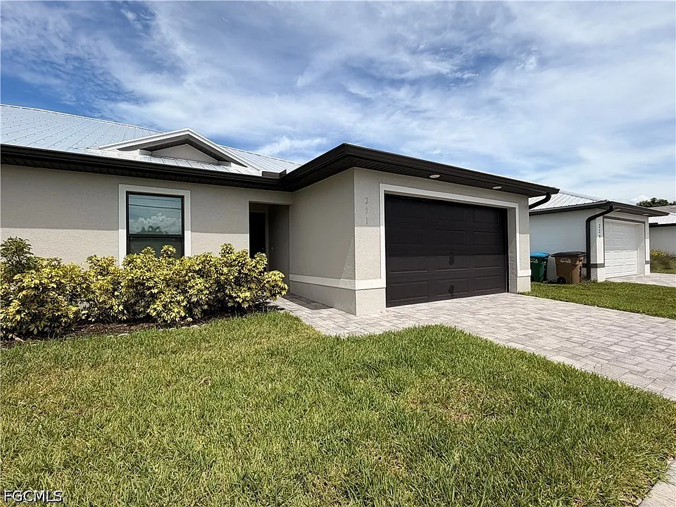 233 SW 47th Ter