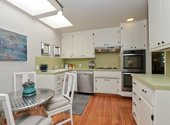 4th image of 401 Heather Ln