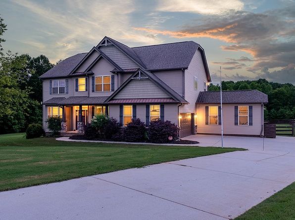 26 Fancy Ln