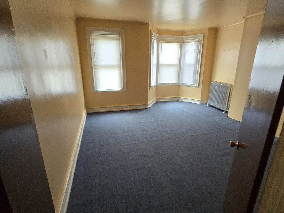 2nd image of 5220 W Thompson St
