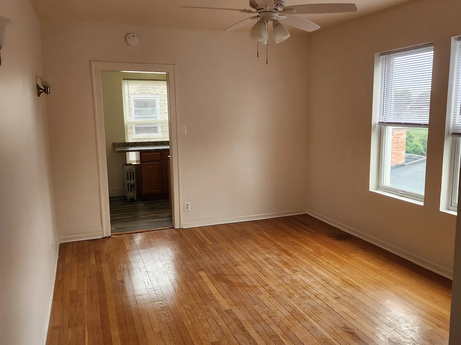 2 bed, 875 sqft, $1,275 — Photo 3