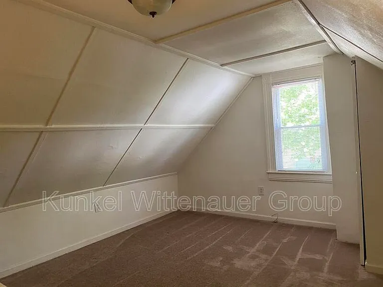 821 Edward St — Photo 14