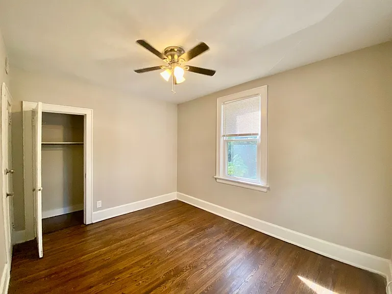 1029 Dana Apts — Photo 23