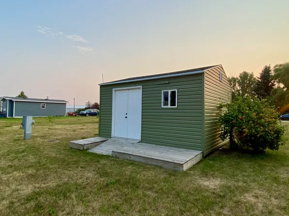 N 1st St, Underwood, ND 58576