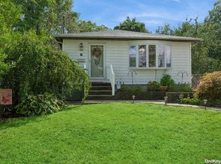 18 Sawyer Ave, West Babylon, NY 11704