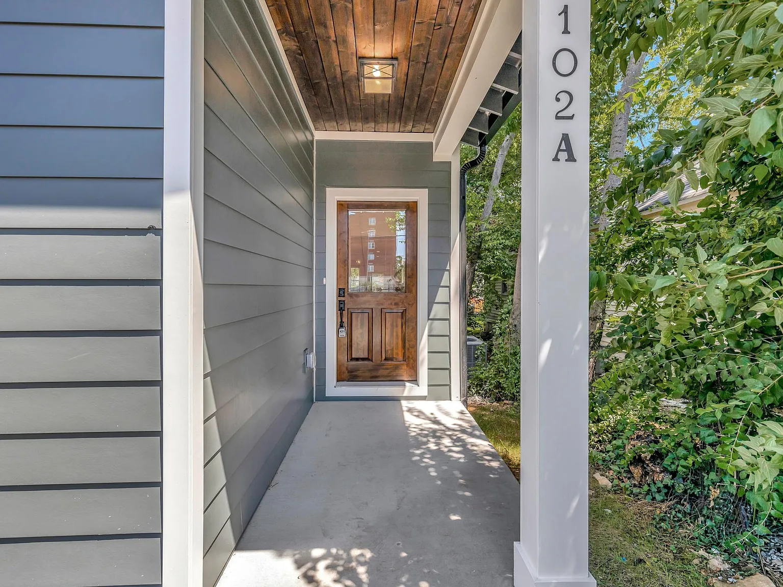 4 bed, 2116 sqft, $3,000 — Photo 3