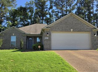 65 Little Brook Ln, Jackson, TN 38305