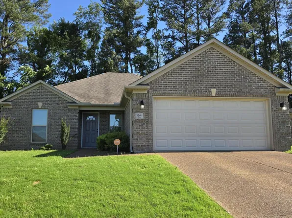 65 Little Brook Ln, Jackson, TN 38305