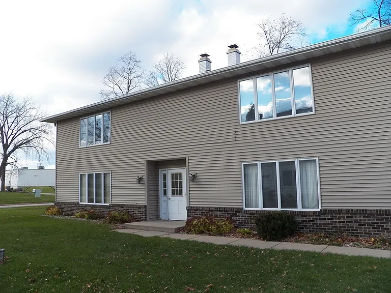 1008 Bridgit Ct SE — Photo 10