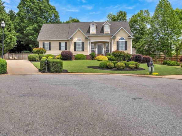 713 Austin Woods Ct, Greer, SC 29651