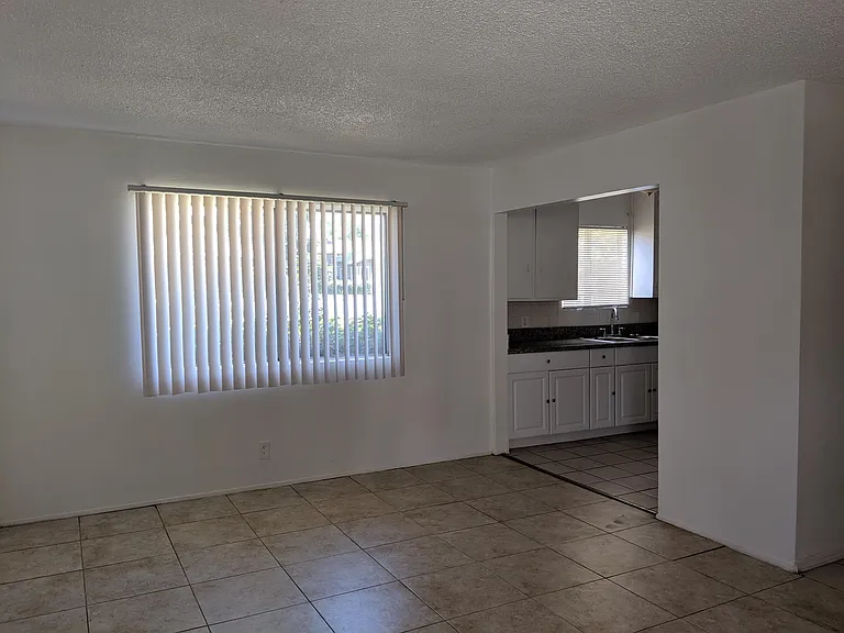 2121 California Ave — Photo 8