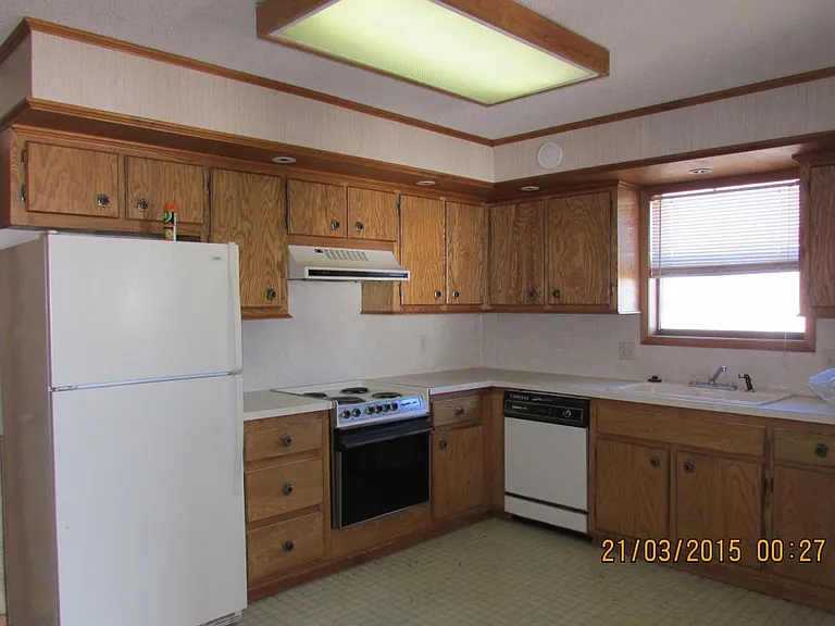 1200 S Abilene Ave — Photo 4