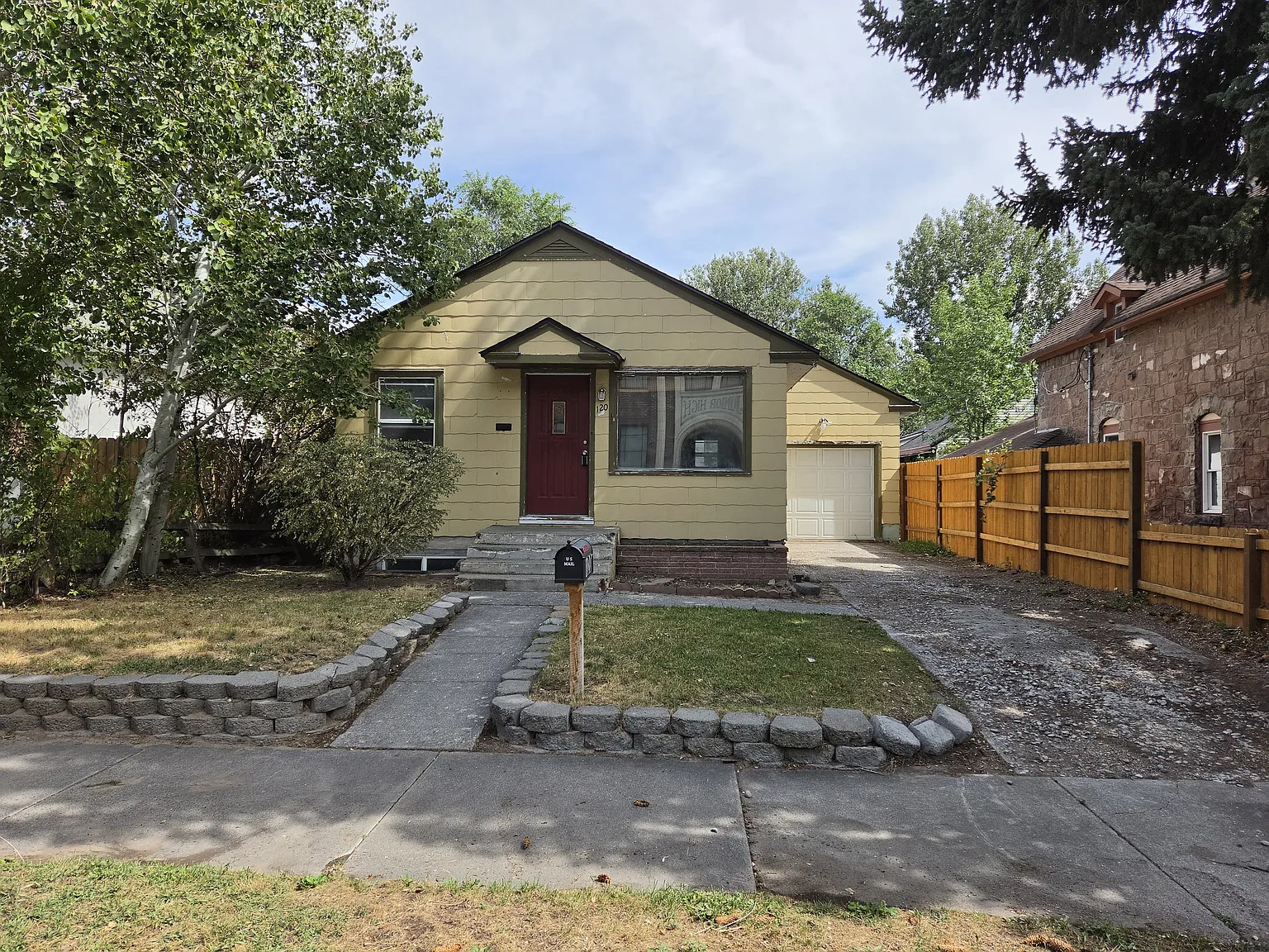 4 bed, 2.0 bath, 2030 sqft, $1,700 — Photo 3