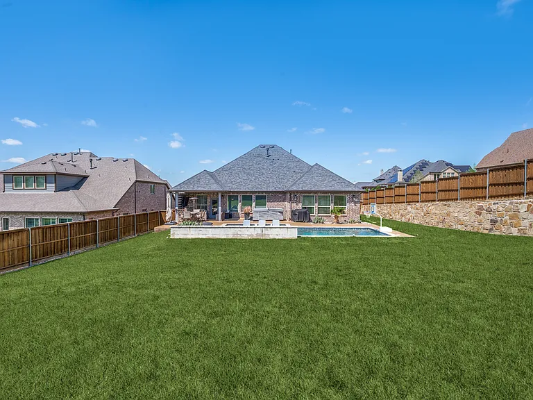1044 Myers Park Trl — Photo 36