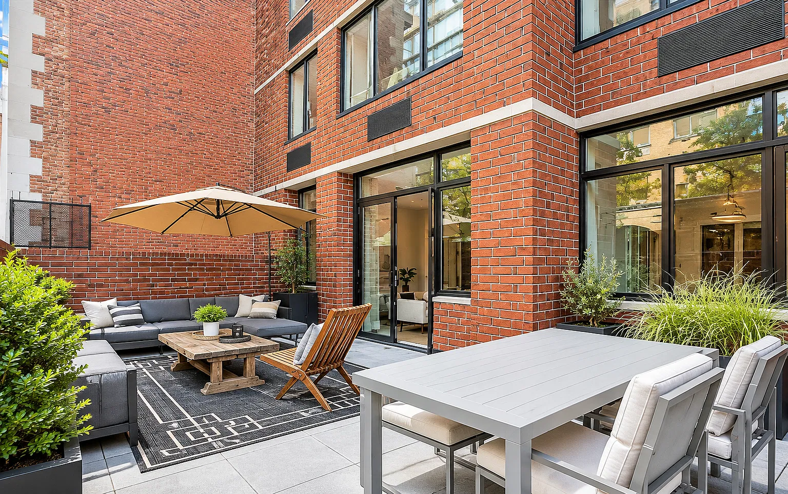 250 West 19th Street — Photo 1
